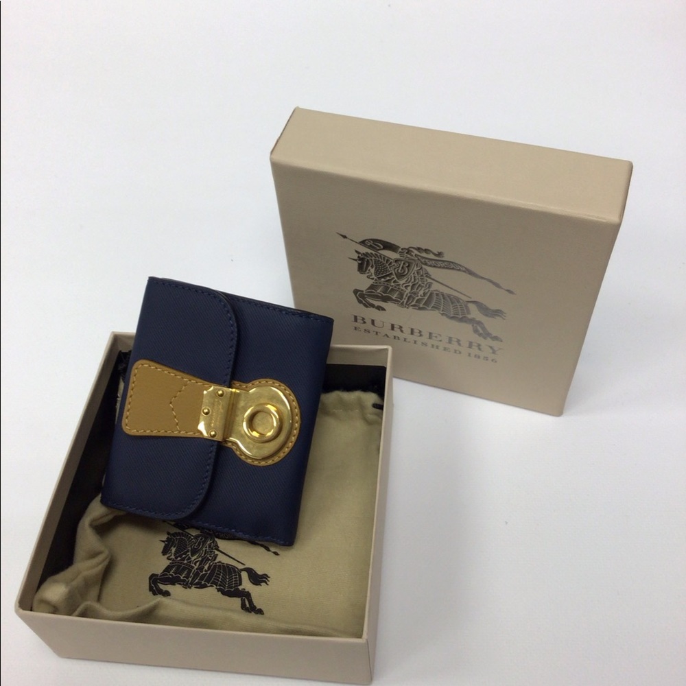 BurberryTrench Calfskin compact wallet.